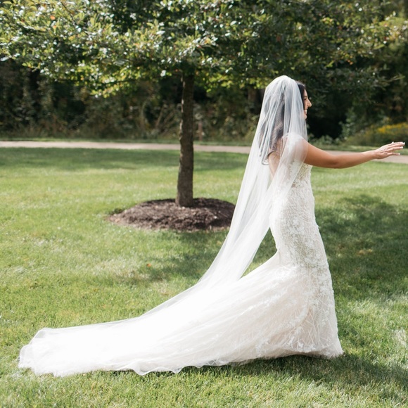 Spring 2019 Berta Wedding Dress - Picture 5 of 15